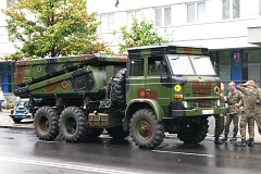 Sprzt wojskowy przed defilad - Army vehicles before parade