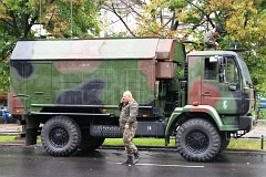 Sprzt wojskowy przed defilad - Army vehicles before parade