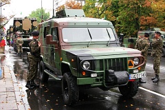 Sprzt wojskowy przed defilad - Army vehicles before parade