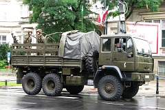 Sprzt wojskowy przed defilad - Army vehicles before parade