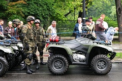 Sprzt wojskowy przed defilad - Army vehicles before parade