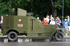 Historyczny sprzt wojskowy przed defilad - Historical army vehicles before parade