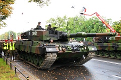 Sprzt wojskowy przed defilad - Army vehicles before parade