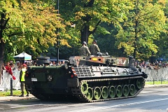 Sprzt wojskowy przed defilad - Army vehicles before parade