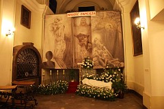 Easter ceremony & decorations in Catholic Church in Poland - - - Wielkanocne ceremonie i dekoracje w Kociele katolickim w Polsce