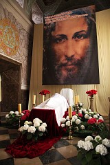 Easter ceremony & decorations in Catholic Church in Poland - - - Wielkanocne ceremonie i dekoracje w Kociele katolickim w Polsce