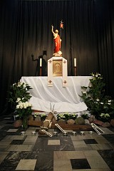 Easter ceremony & decorations in Catholic Church in Poland - - - Wielkanocne ceremonie i dekoracje w Kociele katolickim w Polsce