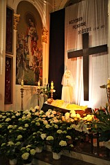 Easter ceremony & decorations in Catholic Church in Poland - - - Wielkanocne ceremonie i dekoracje w Kociele katolickim w Polsce