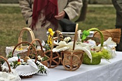 Easter ceremony & decorations in Catholic Church in Poland - - - Wielkanocne ceremonie i dekoracje w Kociele katolickim w Polsce