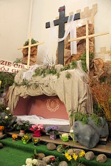 Easter ceremony & decorations in Catholic Church in Poland - - - Wielkanocne ceremonie i dekoracje w Kociele katolickim w Polsce