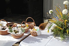 Easter ceremony & decorations in Catholic Church in Poland - - - Wielkanocne ceremonie i dekoracje w Kociele katolickim w Polsce