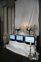 Easter ceremony & decorations in Catholic Church in Poland - - - Wielkanocne ceremonie i dekoracje w Kociele katolickim w Polsce