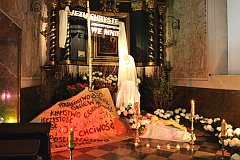 Easter ceremony & decorations in Catholic Church in Poland - - - Wielkanocne ceremonie i dekoracje w Kociele katolickim w Polsce