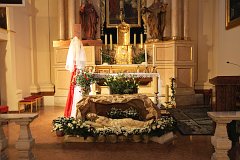 Easter ceremony & decorations in Catholic Church in Poland - - - Wielkanocne ceremonie i dekoracje w Kociele katolickim w Polsce