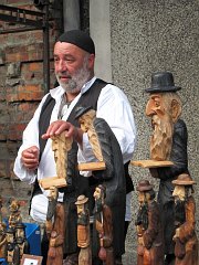 Stragany na Placu Grzybowskim i ulicy Prnej - Stalls at Grzybowski Square and Prna Street